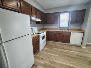 Building Photo - 6078 Boxwood Dr