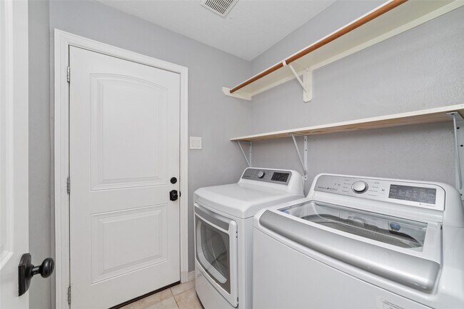 Building Photo - 20822 Whitevine Way