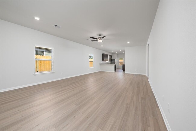 Building Photo - 15434 Maple Ter Dr