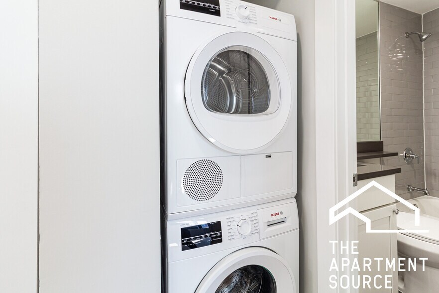 Building Photo - 503 W Aldine Ave