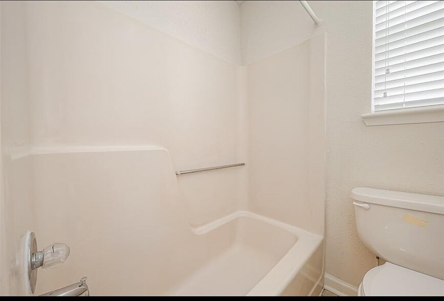 Building Photo - 12423 Tambourine Dr