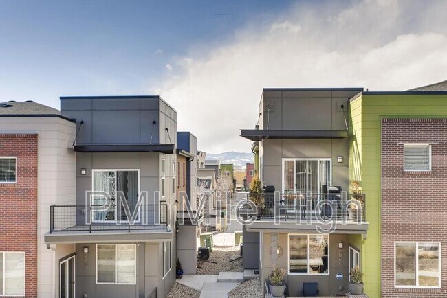 Building Photo - 2029 W 67th Pl