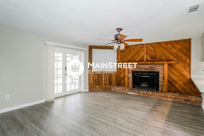 Building Photo - 3 Bedroom Pet-Friendly Home in LAKELAND, F...