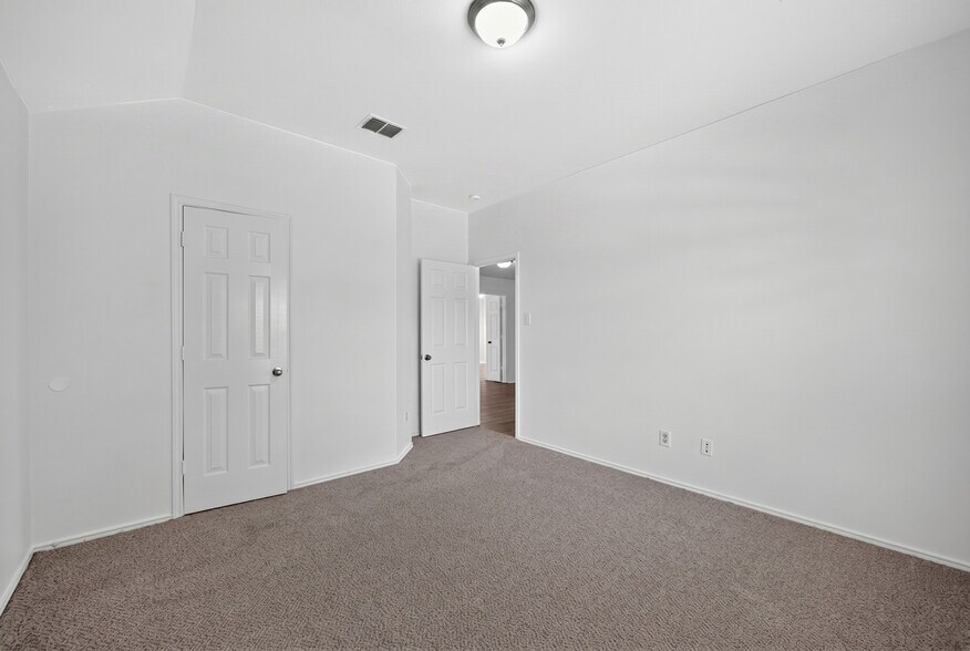 Building Photo - 1009 Youkum Ct