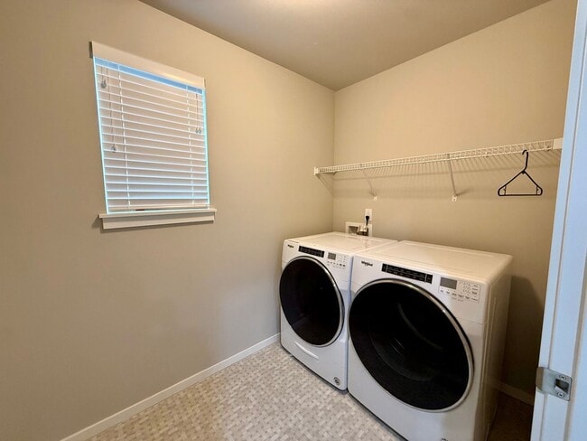 Building Photo - Renton Home