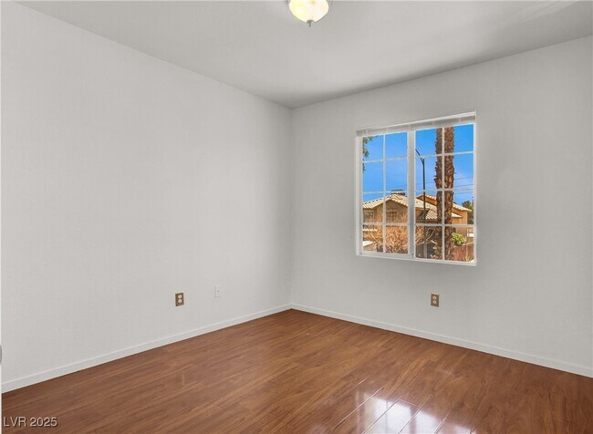 Building Photo - 2260 Blackberry Valley Way