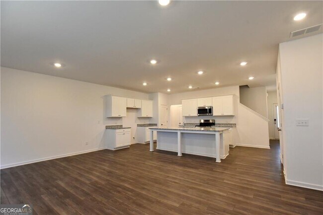 Building Photo - 140 Star Ct