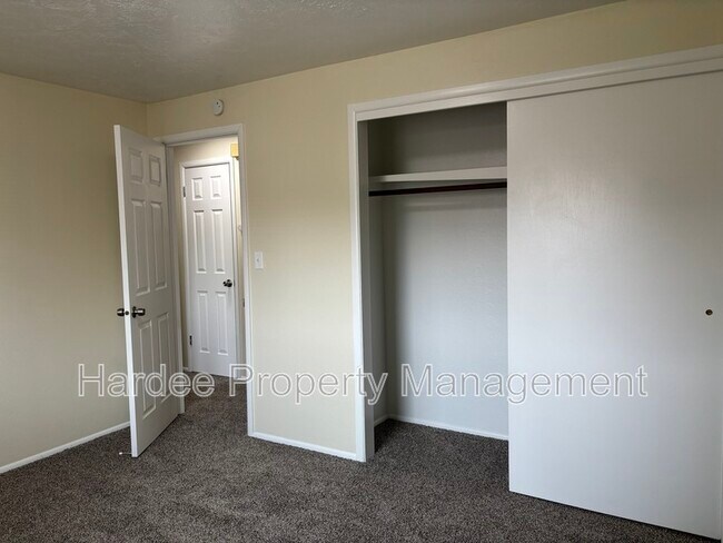 Building Photo - 2106 N 33rd St
