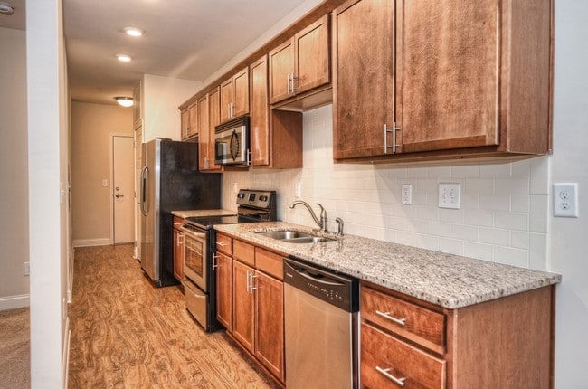 Interior Photo - 708 Summit