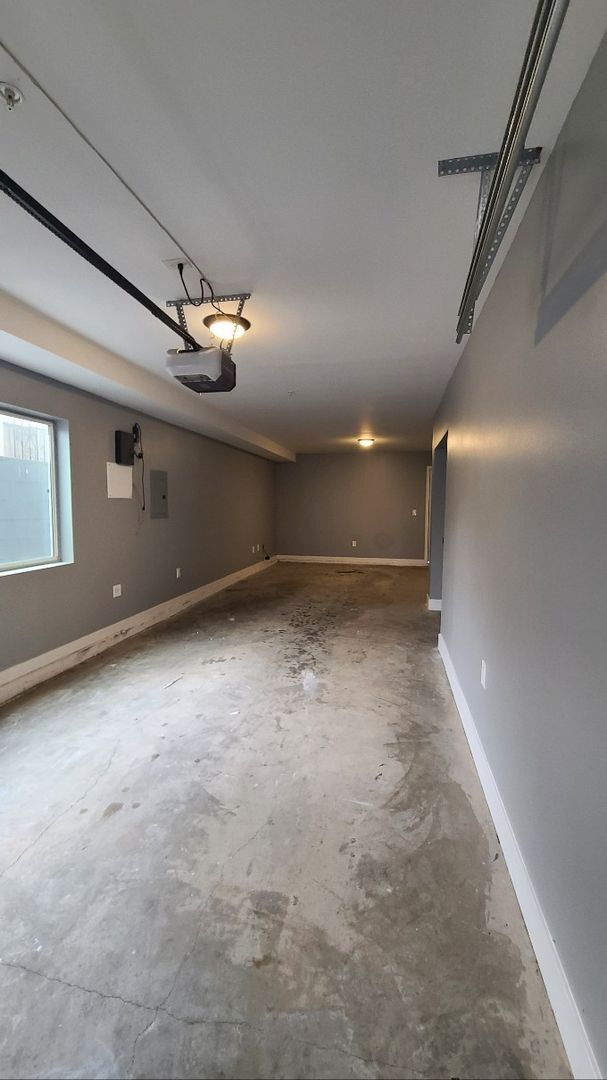 Building Photo - 32(839)