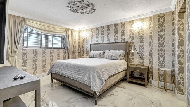 Building Photo - 3000 S Ocean Dr