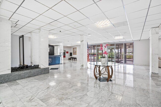 Building Photo - 2851 S Ocean Blvd