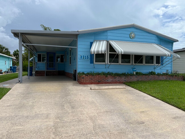 Primary Photo - 2315 Coconut Palm Dr