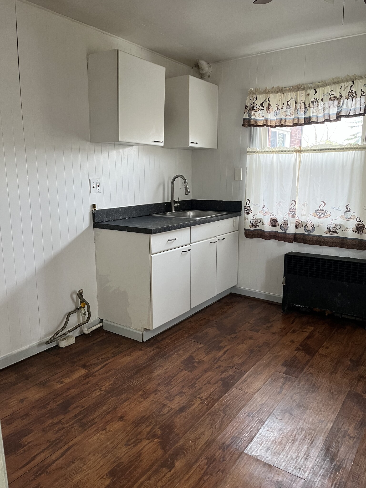 Kitchen - 1105 Russell Ave