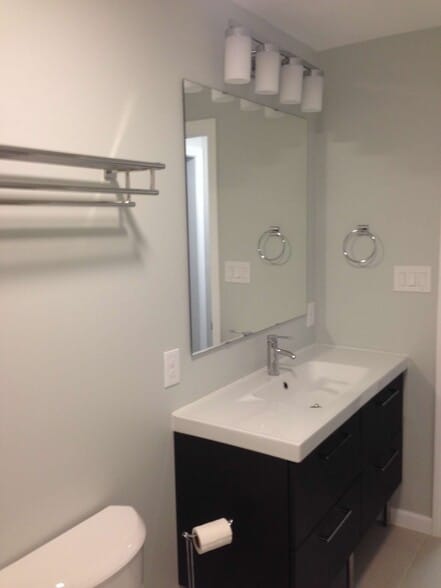 Extra large vanity with drawers. - 874 A Pleasant Ridge Rd