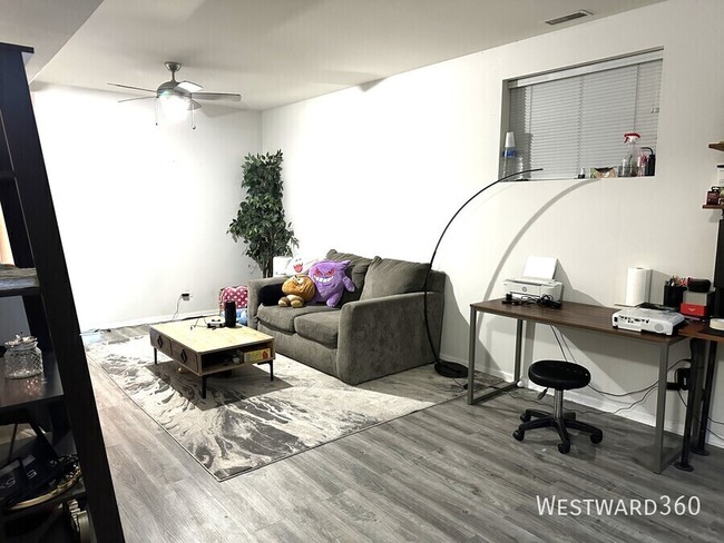 Building Photo - 3936 N Ashland Ave