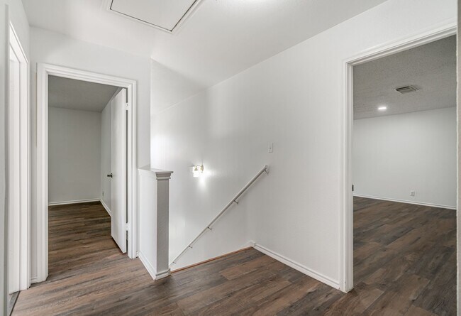 Building Photo - Recently Rehabbed Spacious Two Story in Convenient and Popular Huntington Place