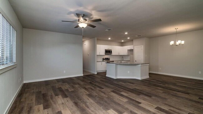 Building Photo - 641 Fallow Dr