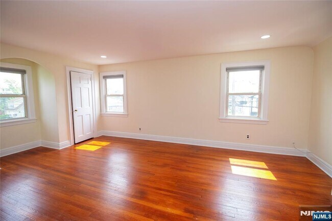 Building Photo - 29 13th Ave