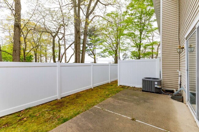 Building Photo - Welcome to your new home in the heart of T...