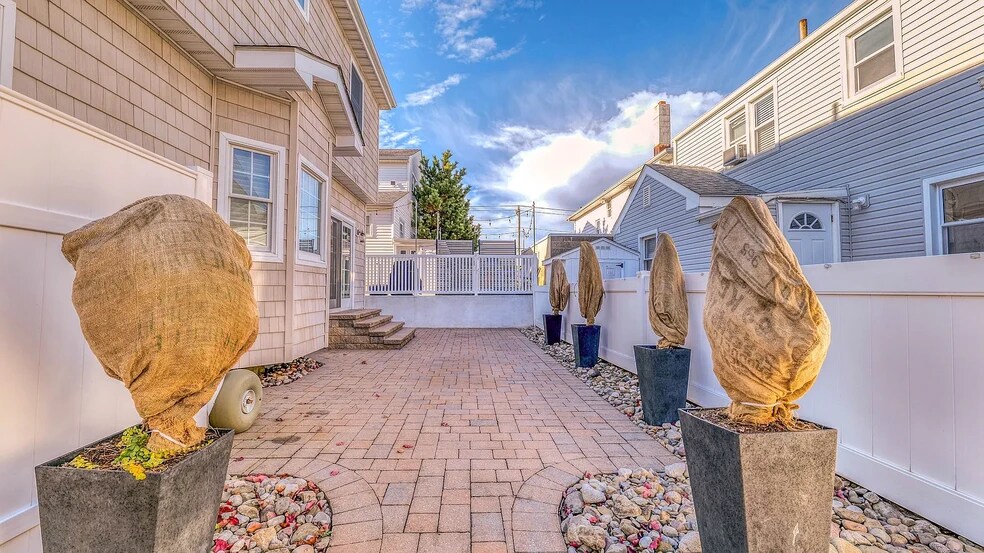 Building Photo - 119 N Belmont Ave