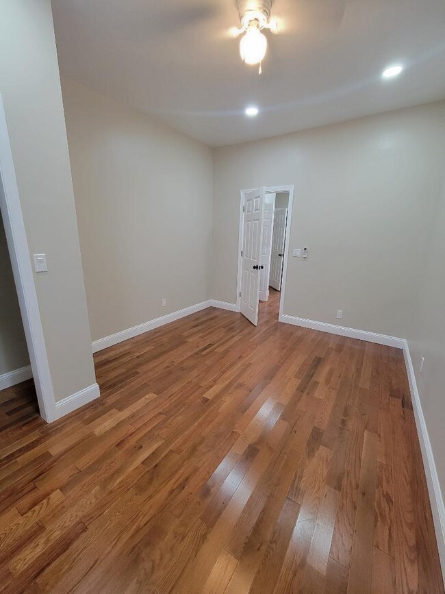 Building Photo - 3140 N Rosewood St