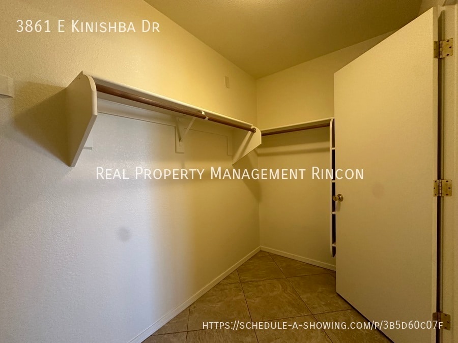 Building Photo - 3861 E Kinishba Dr