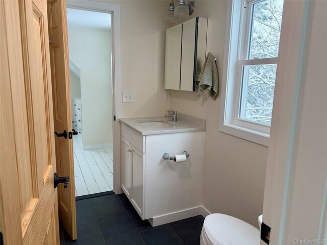 Building Photo - 156 Bloom Rd