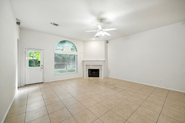 Building Photo - 1626 Maryvale Dr