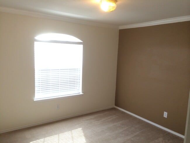 Building Photo - 16246 Stallion Ranch