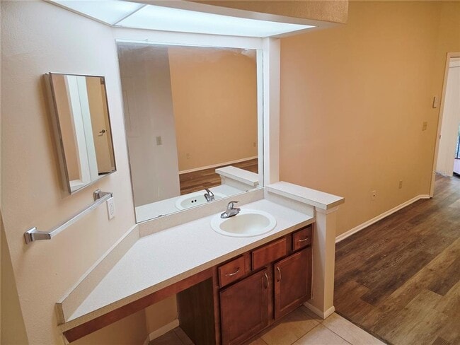 Building Photo - 7543 Sugar Bend Dr