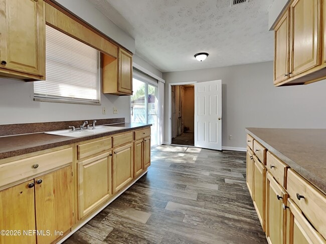 Building Photo - 8349 Pembrook Ct