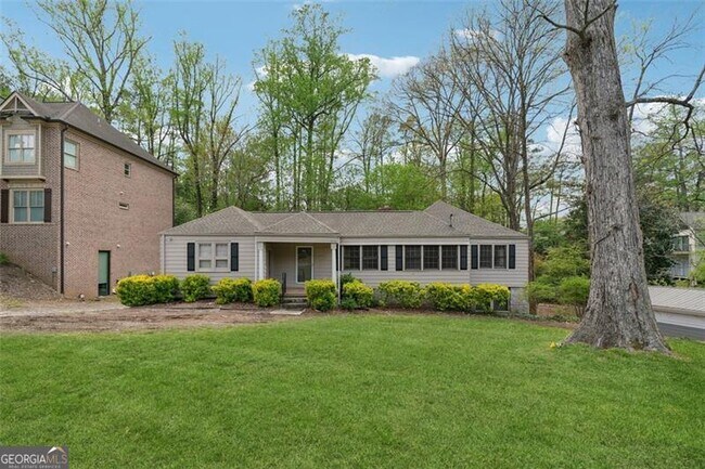 Primary Photo - 2116 E Roxboro Rd NE