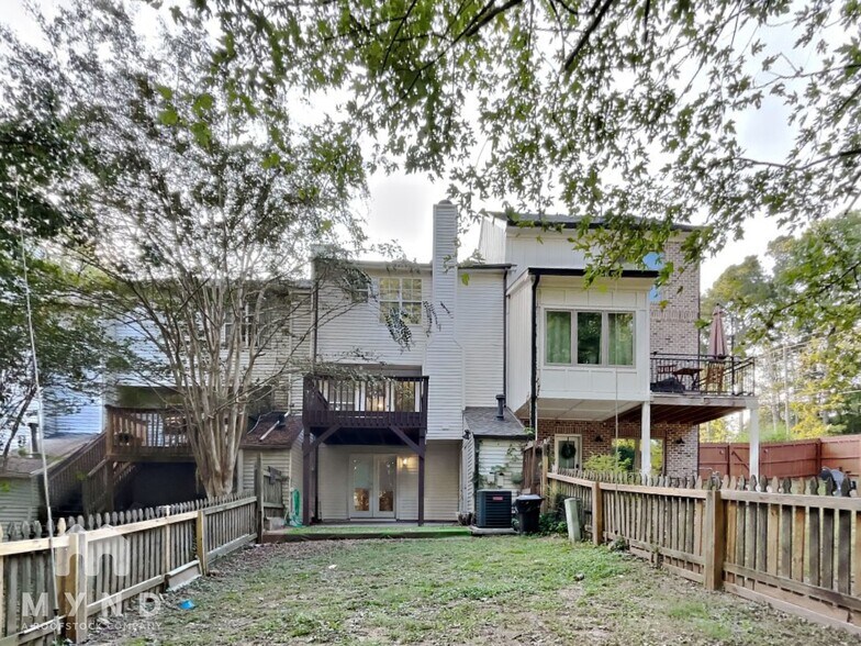 Building Photo - 3588 Kennesaw Station Dr