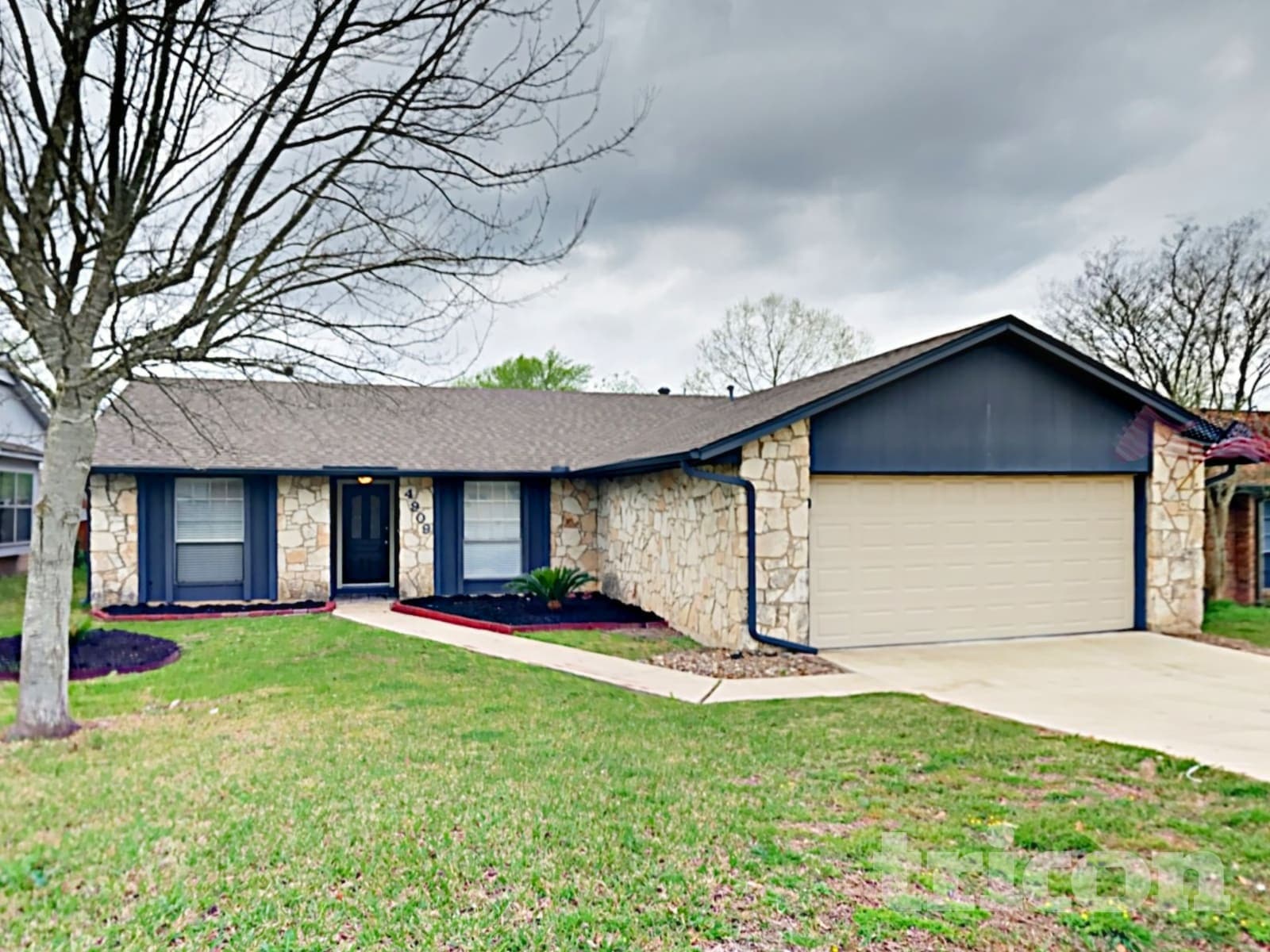 Building Photo - 4909 Tiffany Ln