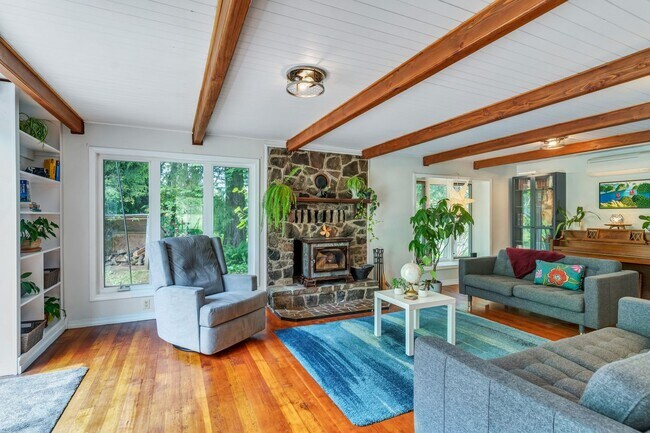 Building Photo - PRIVATE HOMESTEAD WITH ACREAGE & SHOP
