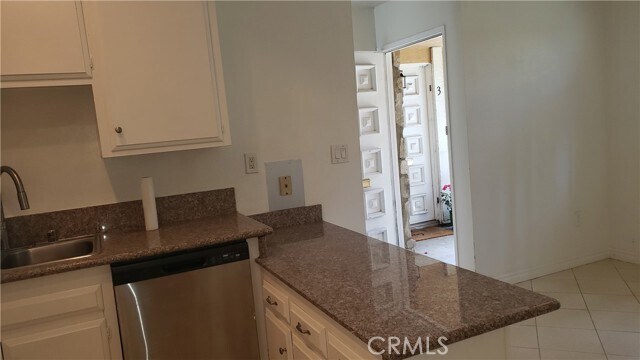 Building Photo - 16562 Goldenwest St