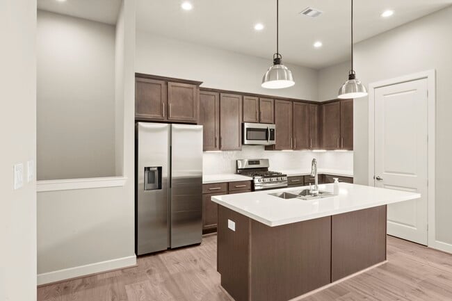 Building Photo - 138 Knightsbridge Park Ln