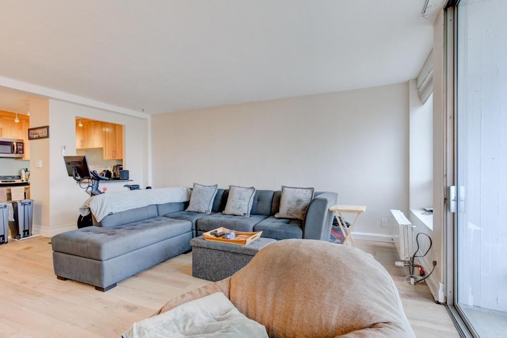 Building Photo - 60 Babcock St