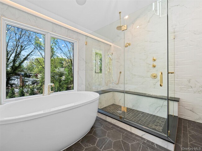 Building Photo - 5 N Hills Rd