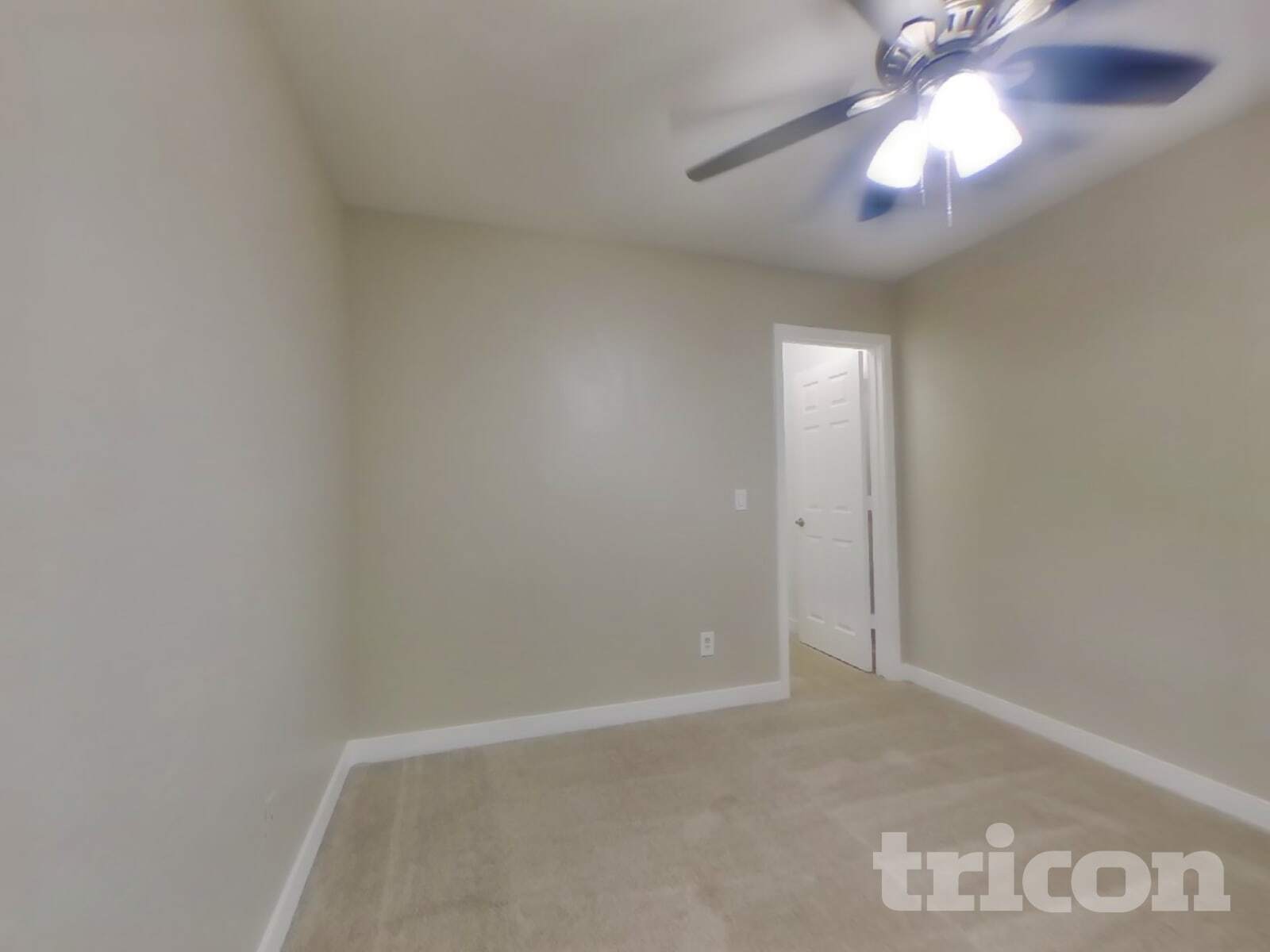Building Photo - 11817 W Poinsettia Dr