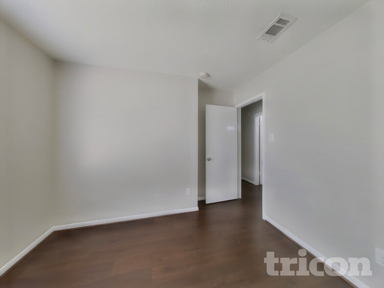 Building Photo - 28707 Binefield St