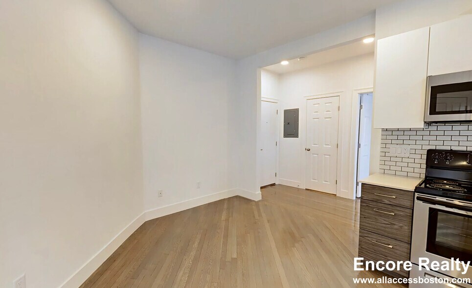 Building Photo - 11 Queensberry St