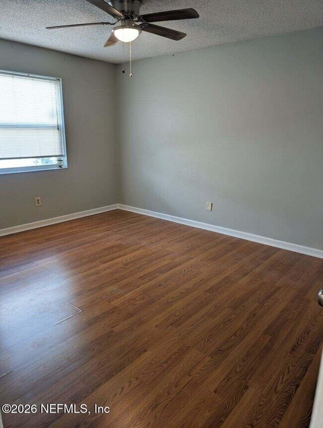 Building Photo - 408 13th Ave N