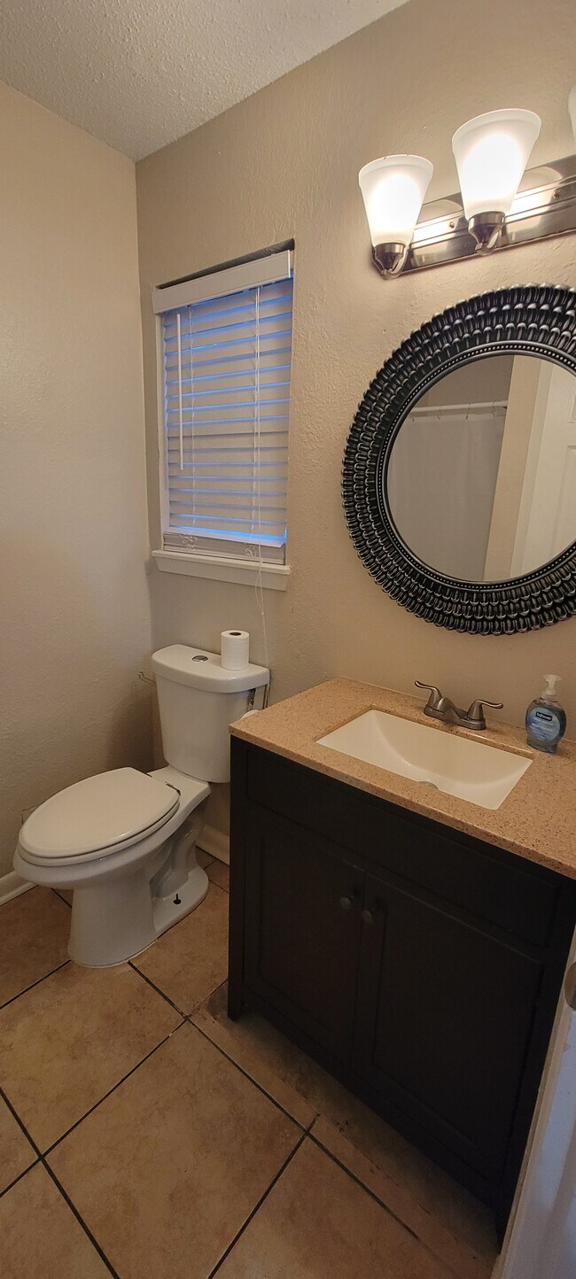 Building Photo - 5244 Larcade Dr