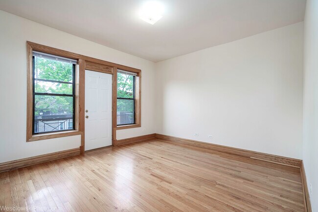 Building Photo - 1165 E 54th St