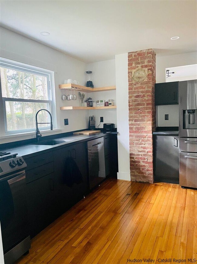 Building Photo - 298 Lucas Ave