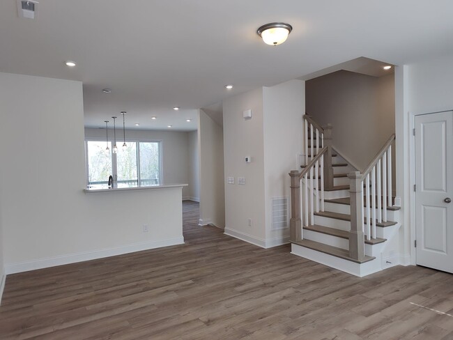 Building Photo - Beautiful Pristine, move-in ready Townhome...