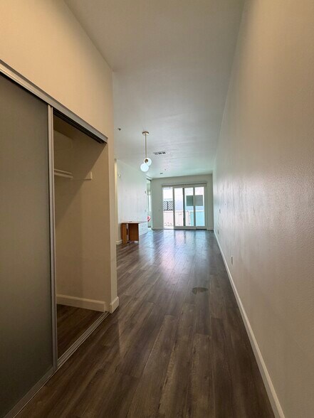 Building Photo - 1234 Wilshire Blvd