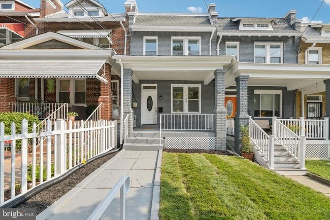 Building Photo - 729 Madison St NW